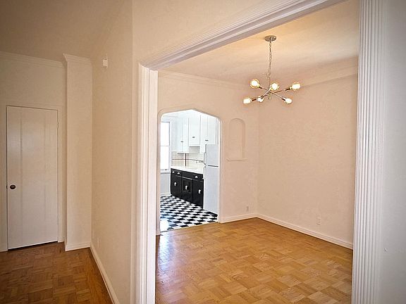 5th image of 2235 Laguna St APT 303