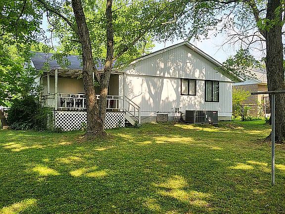 3rd image of 4087 Dale Dr