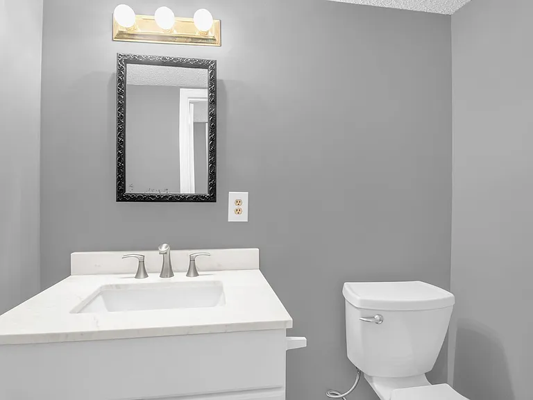 3317 Regents Park Ln #C — Photo 17