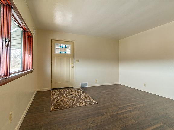 5th image of 700 6th St
