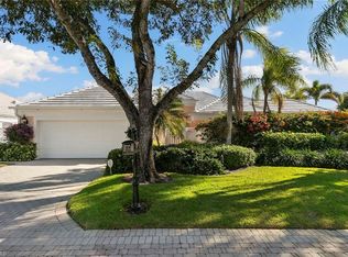 831 Rue Deville #2, Naples, FL 34108