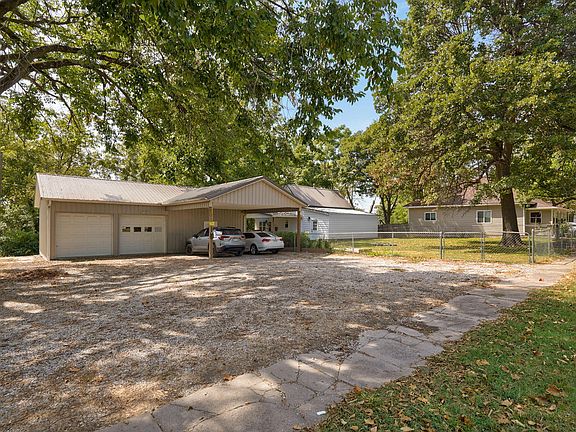2nd image of 202 N Lincoln Avenue