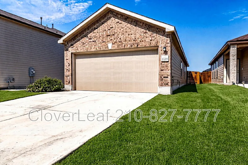 3 bed, 2.0 bath, 1322 sqft, $1,397 — Photo 2