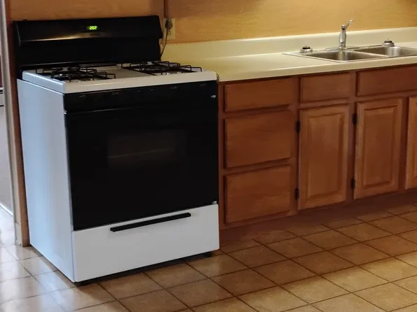 704 Main St APT 301, Rockwood, PA 15557