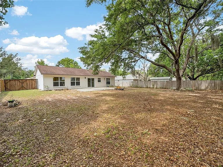 10748 Siena Dr — Photo 42