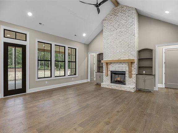 4th image of 220 Mill Pine Rd