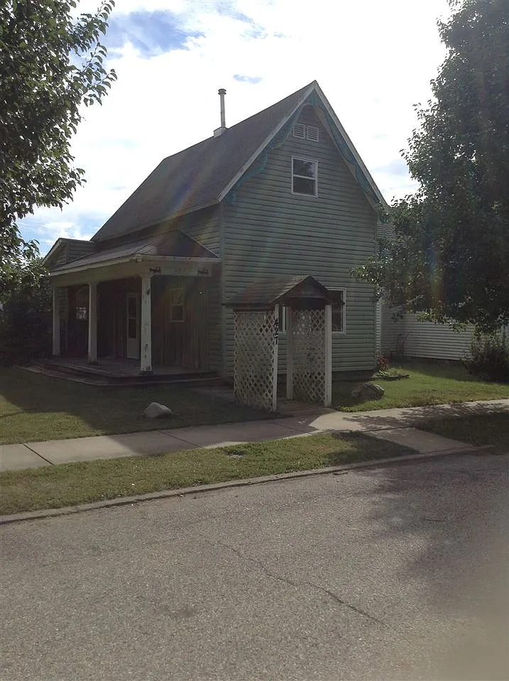 427 Bartlett St photo 1