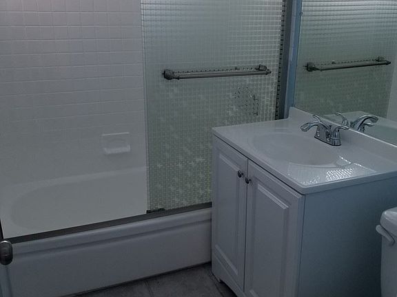 2nd image of 1418 W 225th St APT 05