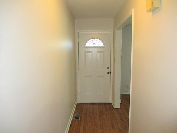 3rd image of 114 E Lawson St