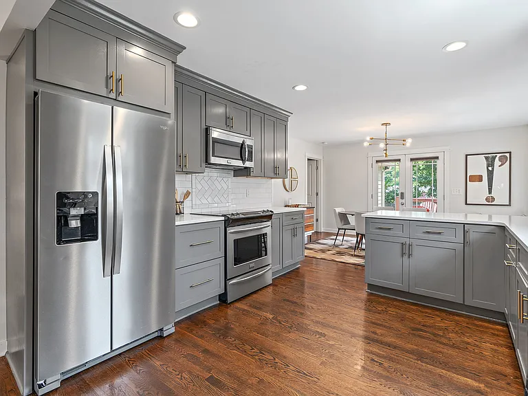 2706 Deerfield Dr — Photo 12