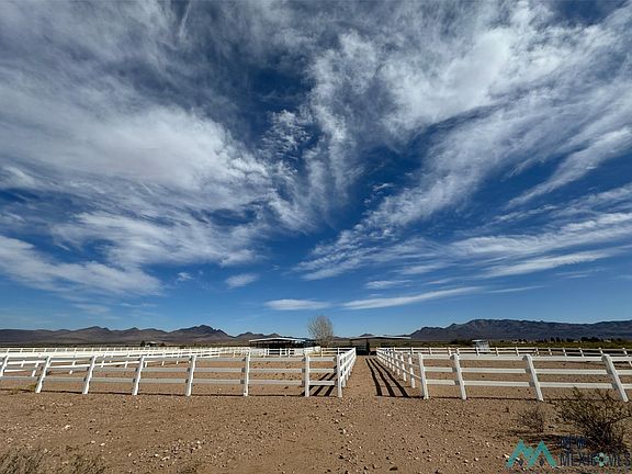5th image of Caballos Rd