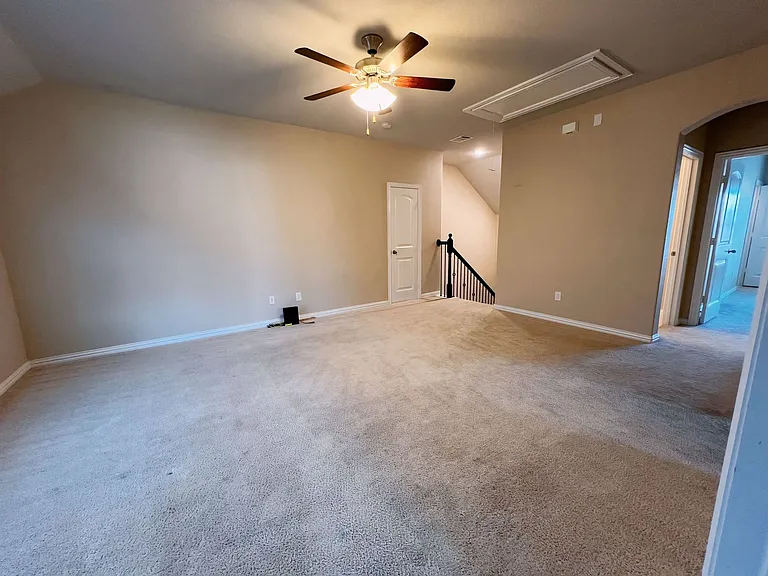 4525 Conrad Ave — Photo 6