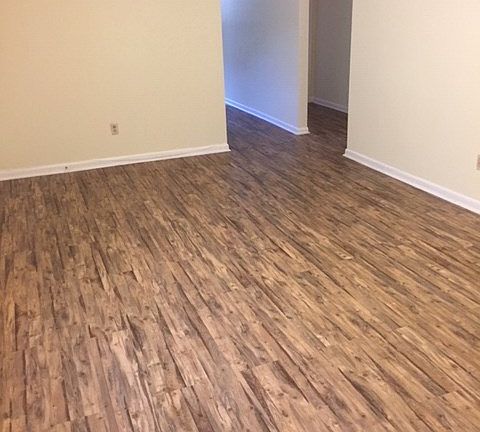4th image of 1614 Kendall Dr