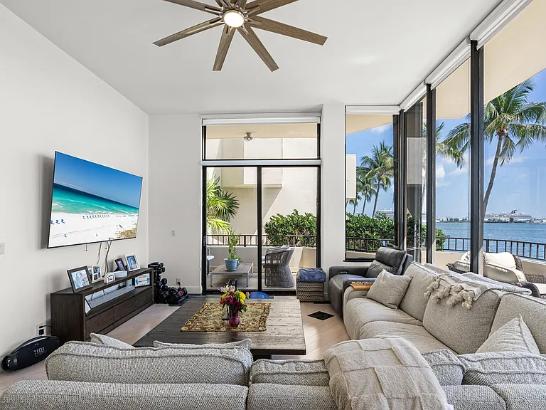 520 Brickell Key Dr #A200 — Photo 9