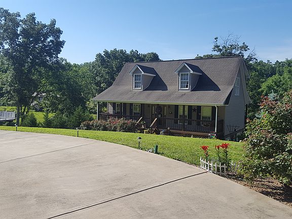 3rd image of 114 Sturbridge Ln
