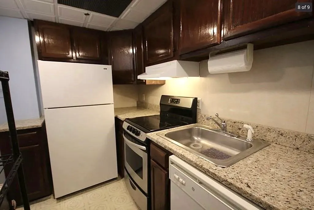 2 bed, $2,900 — Photo 1