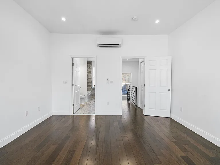 2319 N College Ave #B — Photo 17