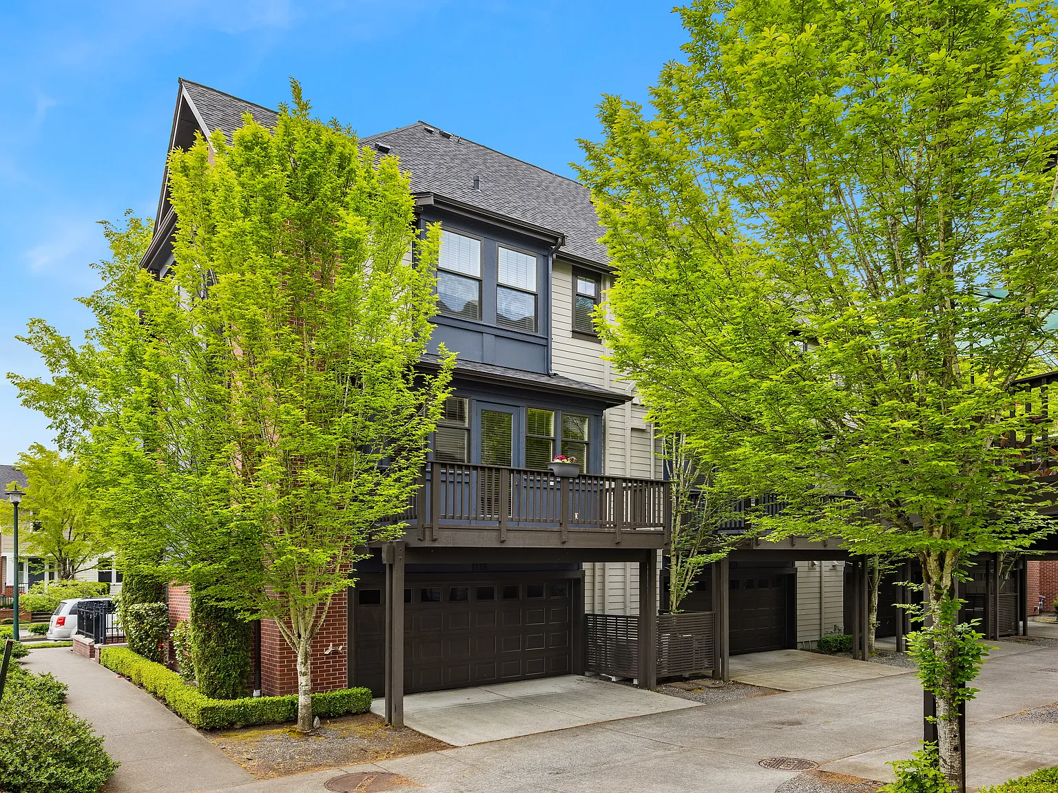 4 bed, 2120 sqft, $4,495 — Photo 4