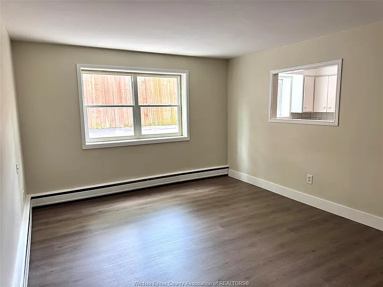 2035 University Ave W #102 — Photo 5