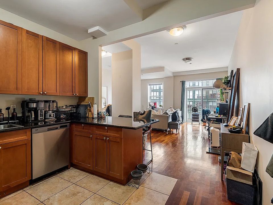 1st image of 1030 Jackson Ave #6C