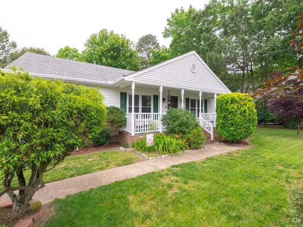 5413 Willow Oak Dr, Prince George, VA 23875