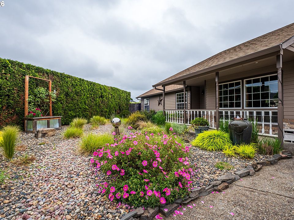 365 SE 7th Way, Canby, OR 97013 | Zillow