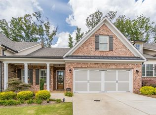 5660 Overlook Club Cir, Suwanee, GA 30024