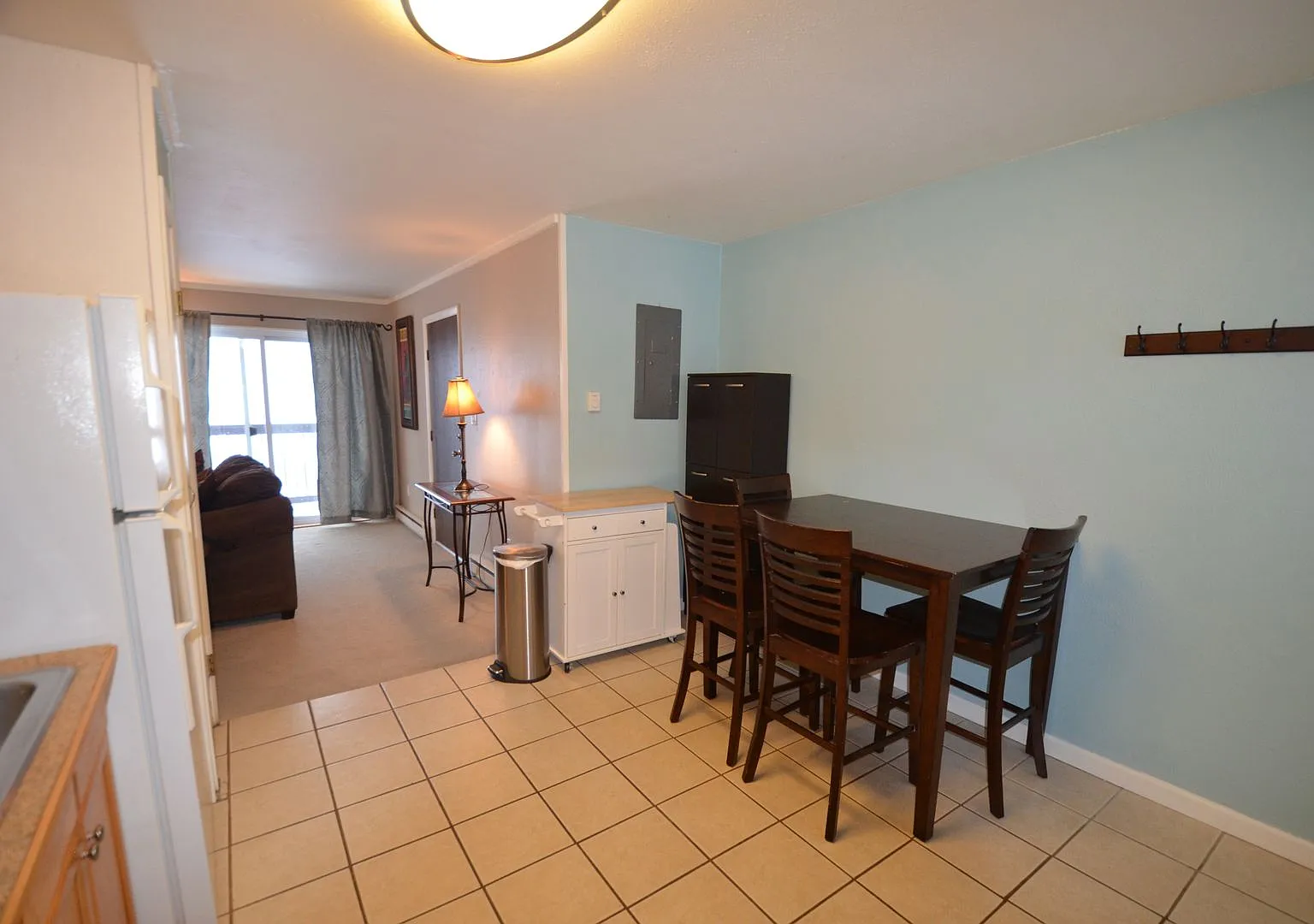 Blue River Condo! Bus route and additional storage! Year lease! Unfurnished — Photo 4