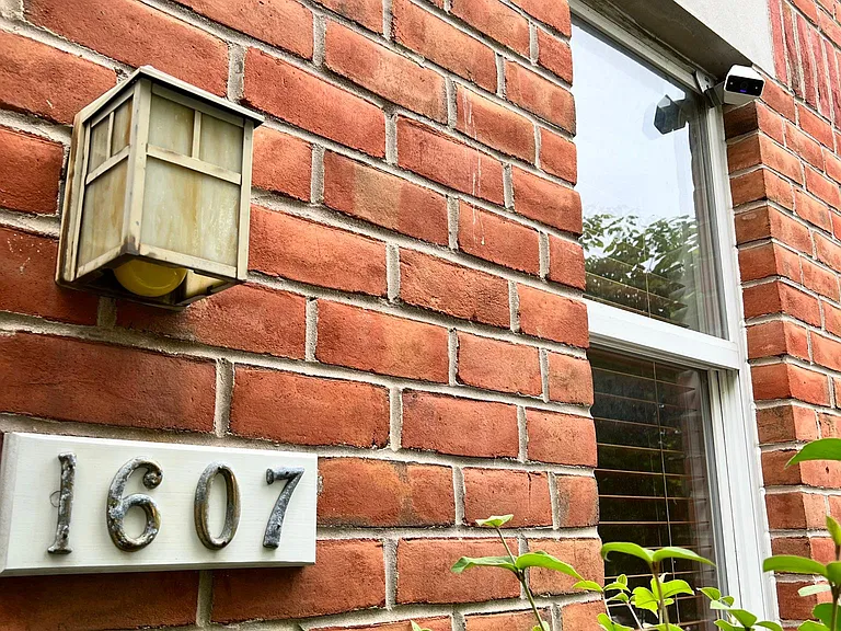 1607 E Fairmount Ave — Photo 3