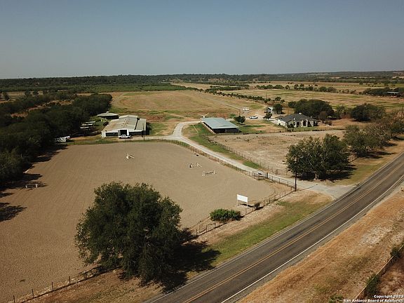 5th image of 10023 FM 1303