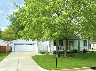 653 E Sherman Ave, Oconomowoc, WI 53066