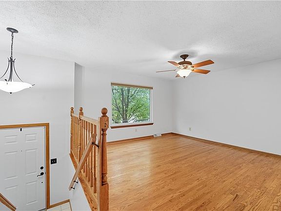 5th image of 400 NE 98th Ter