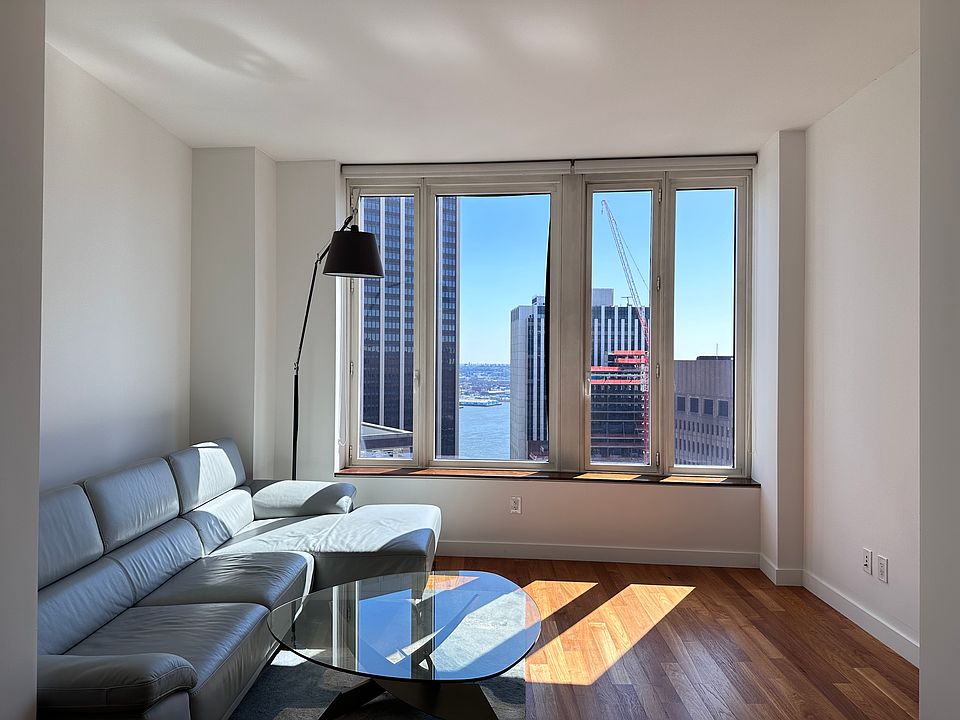 1st image of 15 William St APT 41B