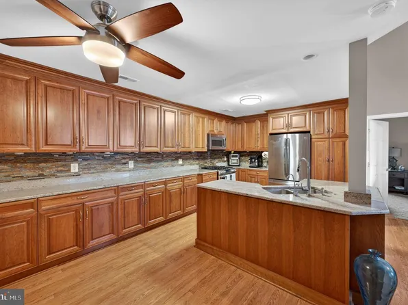 6 Tyler Falls Ct APT B, Baltimore, MD 21209