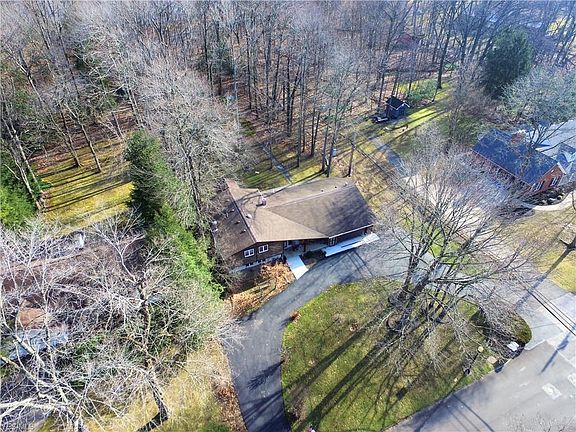 3rd image of 3663 Glenmere Dr