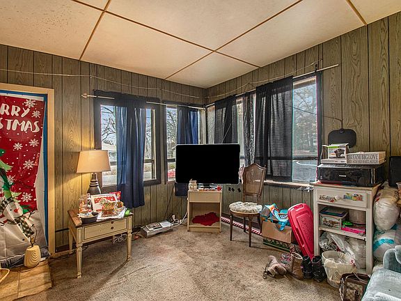 4th image of 26169 Bell Ave