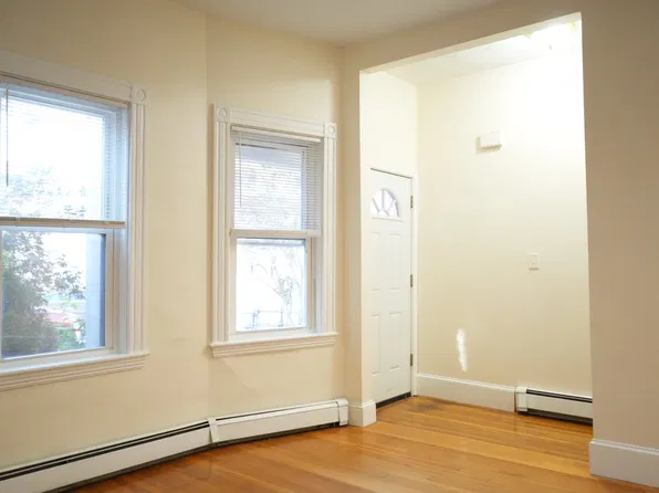 105 Dudley St #1, Cambridge, MA 02140