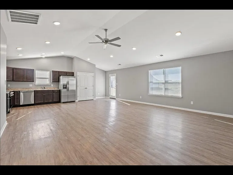 340 Pageant Dr — Photo 6