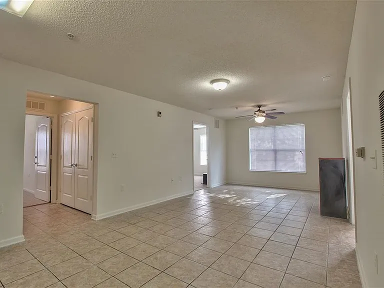 3000 S Adams St #412 — Photo 2