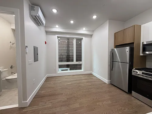 40 Lembeck Ave Photo 1