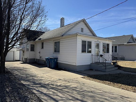 2nd image of 618 10th St