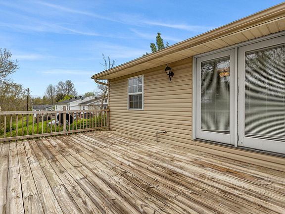 4th image of 114 Bradford Dr