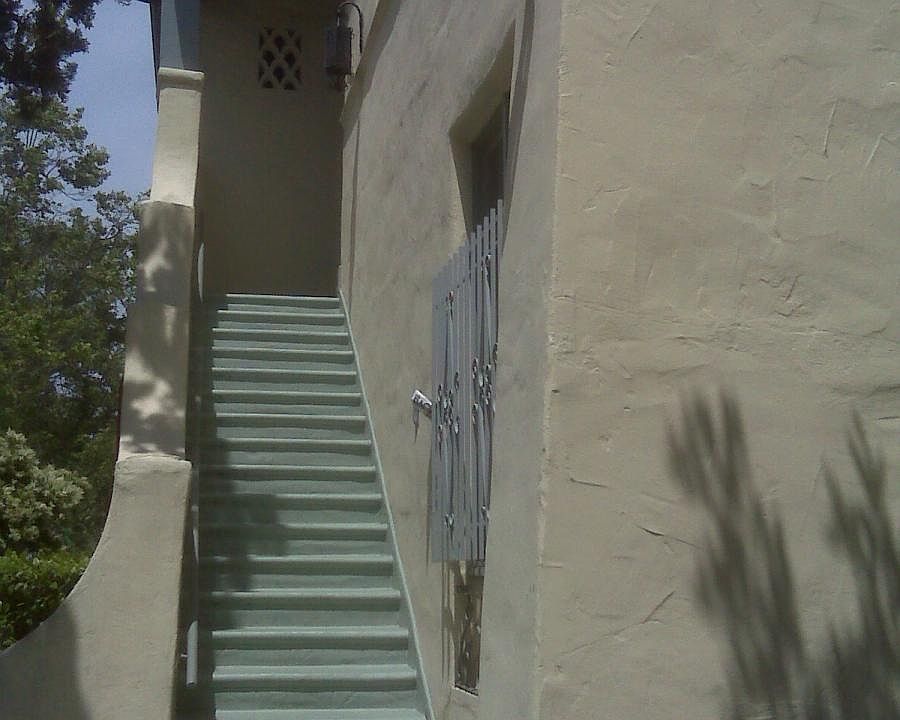 1st image of 856 S Sycamore Ave