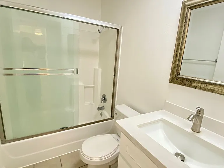 701 S Kingsley Dr #203 — Photo 14