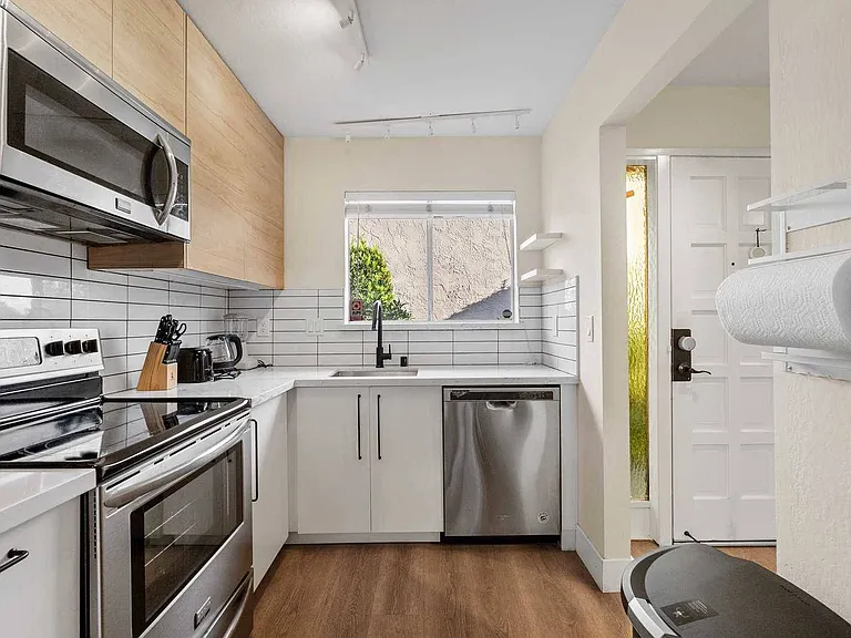415 Oak Ave — Photo 7