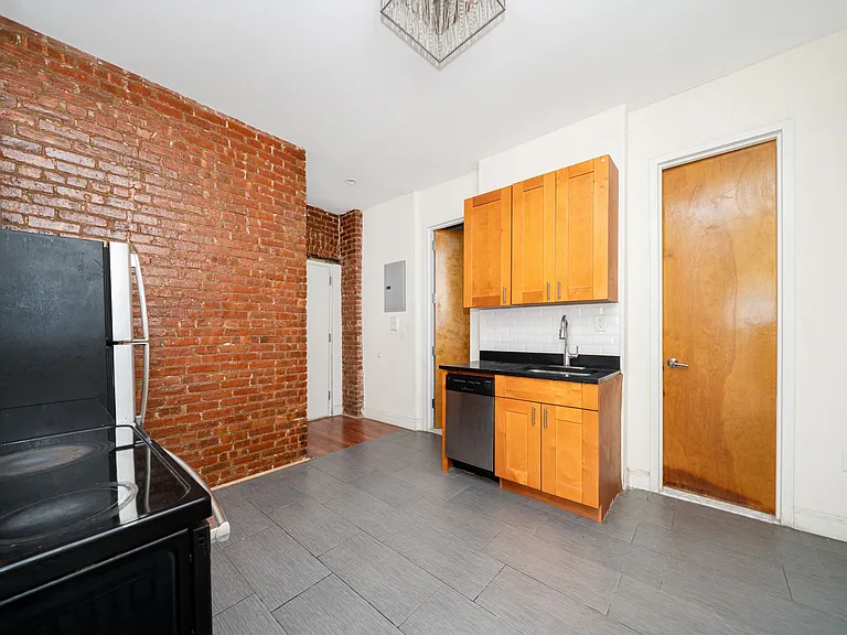 945 Saint Nicholas Ave #1D — Photo 6