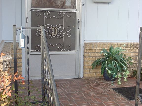 3rd image of 1435 E 52nd St S