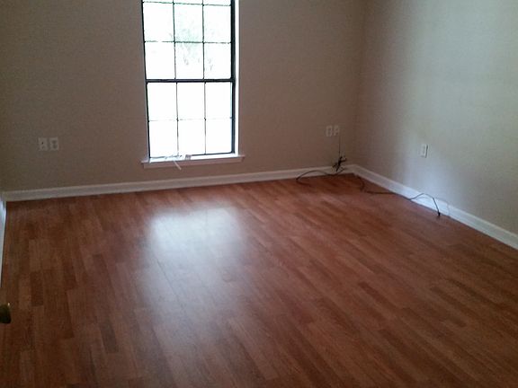 3rd image of 29746 Park St