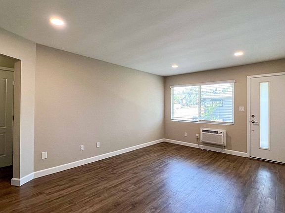 4th image of 8969 Grossmont Blvd APT 11