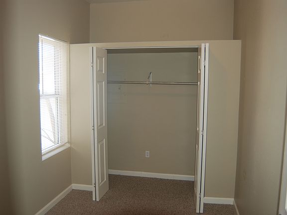 3rd image of 4415 N Umatilla St